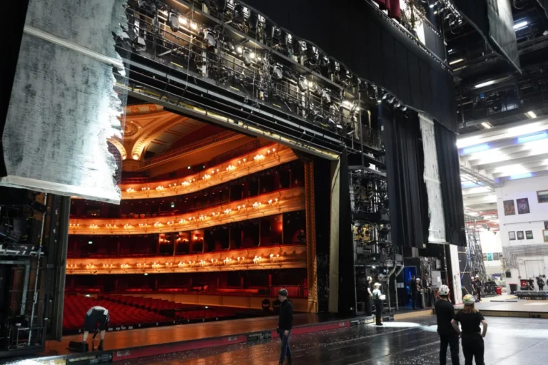 royal-opera-house-elevates-stagecraft-with-cutting-edge-cable-management-system