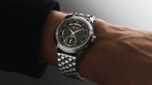 the-biver-ab-a-new-manually-wound-release-in-steel