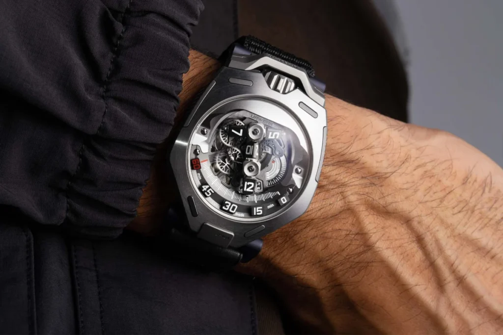 the-ur-300-time-quantum-urwerk-reimagines-time-with-microscopic-inspiration