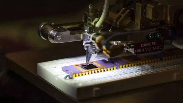 u-s-researchers-pioneer-graphene-based-sensor-harvesting-ambient-radiation-for-battery-free-ultra-low-power-operation